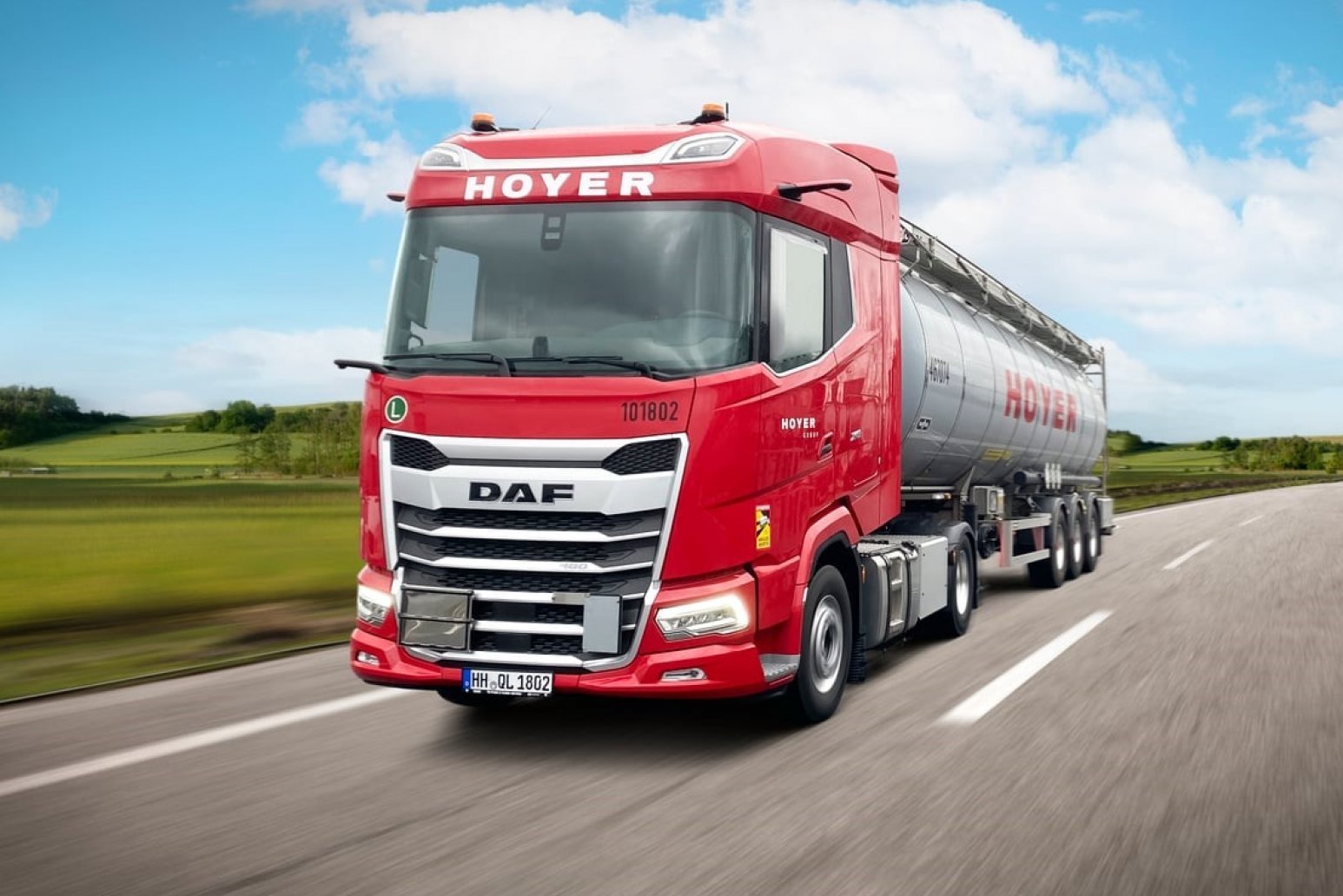 165 DAF XG tractors for global liquid transporter HOYER