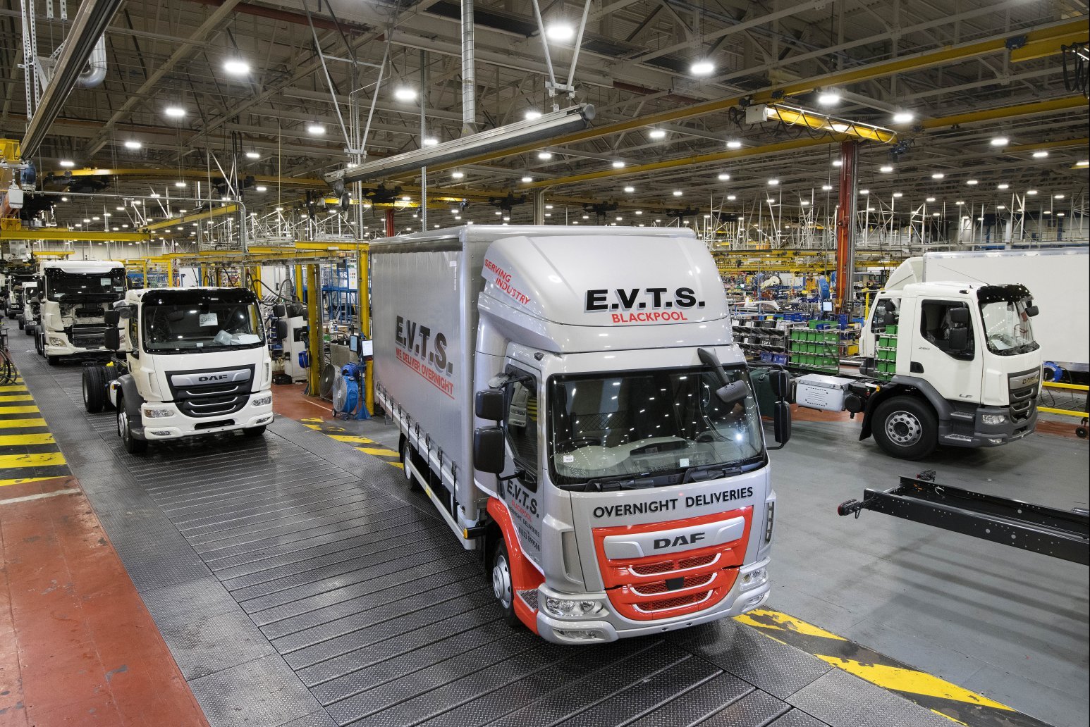 Leyland Trucks rolls-out 200,000th DAF LF